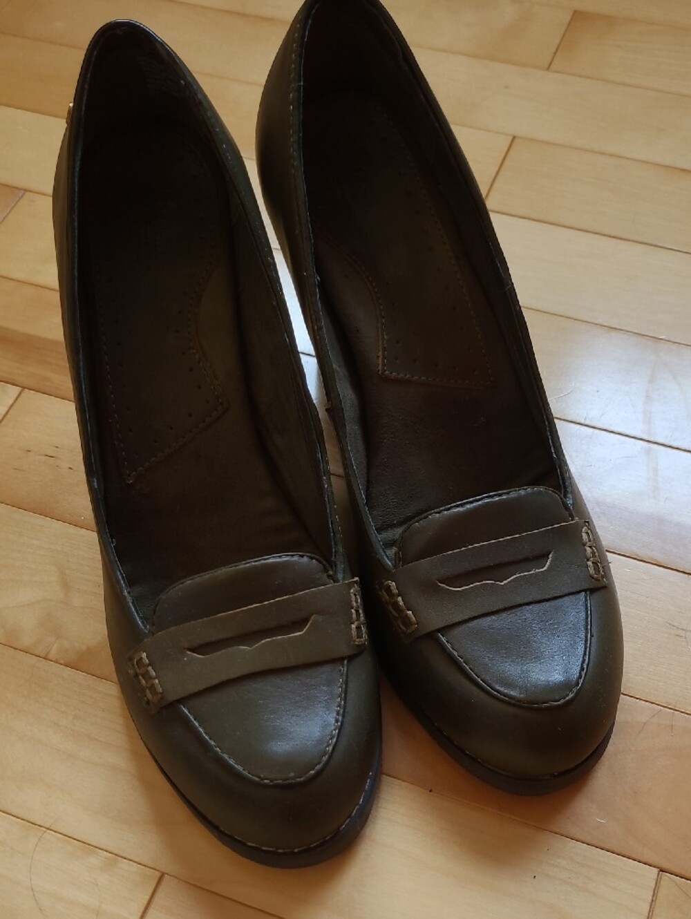 Bass Olive Green Leather Block Heel Loafers 3.5" Heel